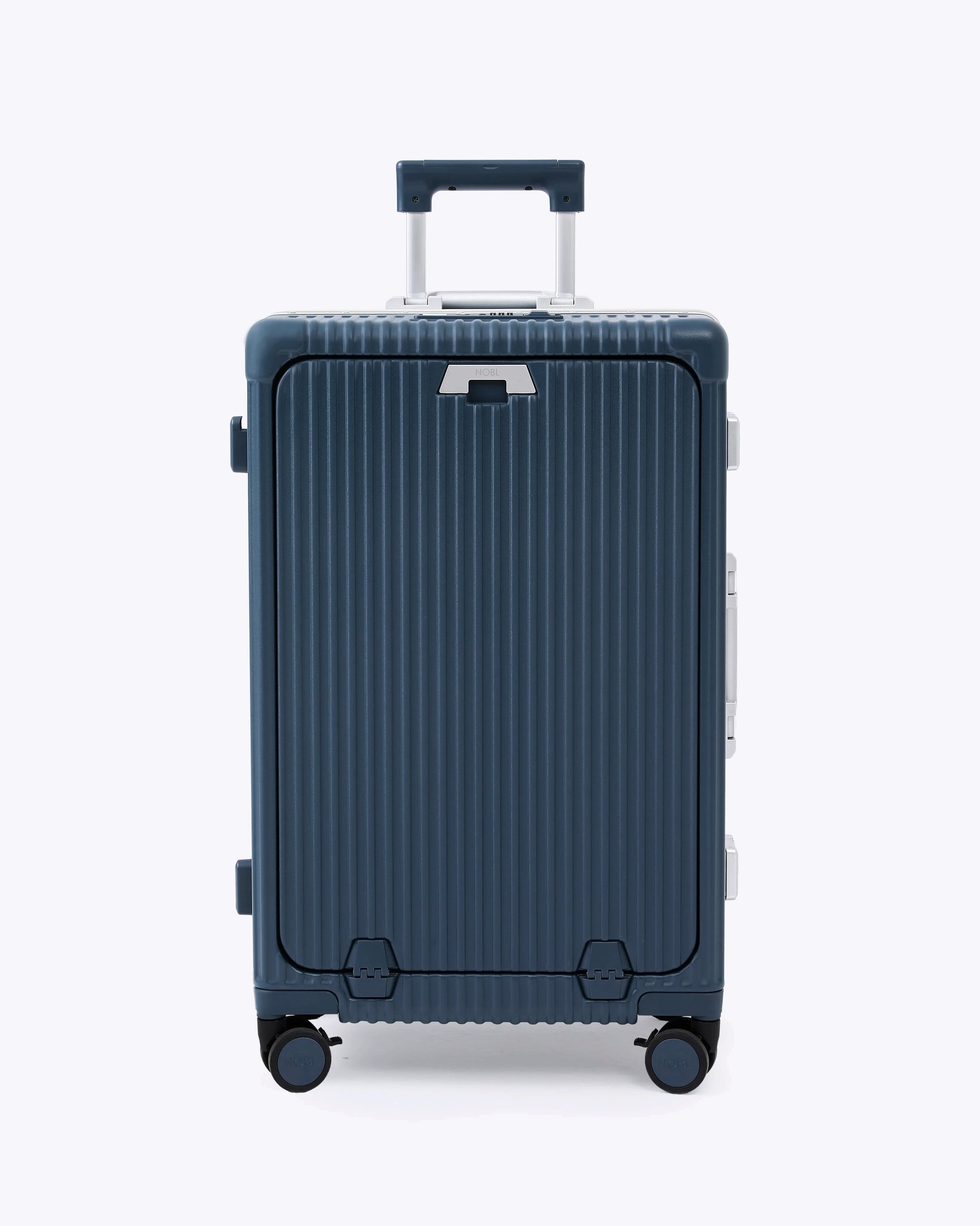 Check-In Medium: All-In-One 24" — Voyager Elite